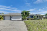 Island Vibes! Canal-front Home in Port Charlotte - 4-Star