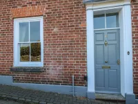 10 Upper Linney