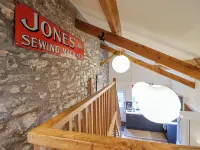 Dovetail Cottage Hotels in Llangollen
