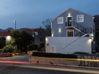 Bacan Serviced Apartments