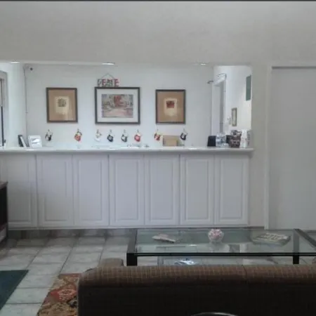 Hotel O Executive Inn & Suites Cuero Hwy 87