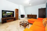 Spacious 144sqm flat near Mount Ymittos - Homestays