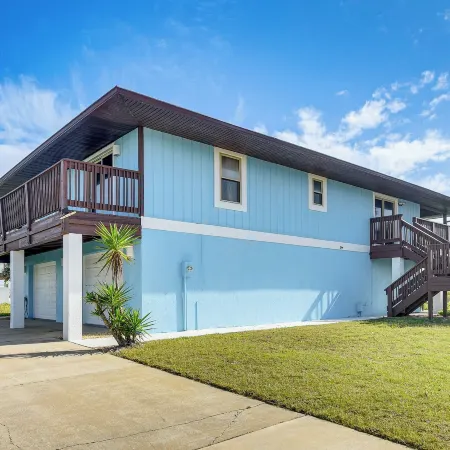 Ocean Views + Bbqs: Group Getaway in Palm Coast!