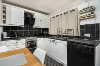 Cozy 3-Bedroom Home in Droylsden - Homestays