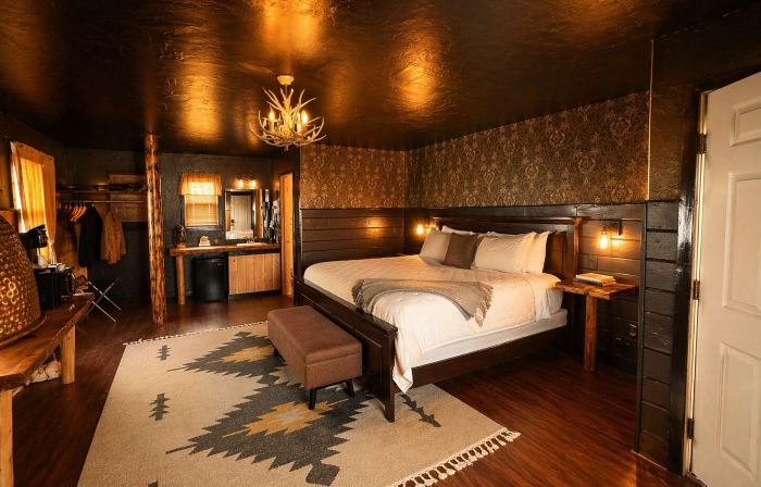 Chinook Winds Lodge