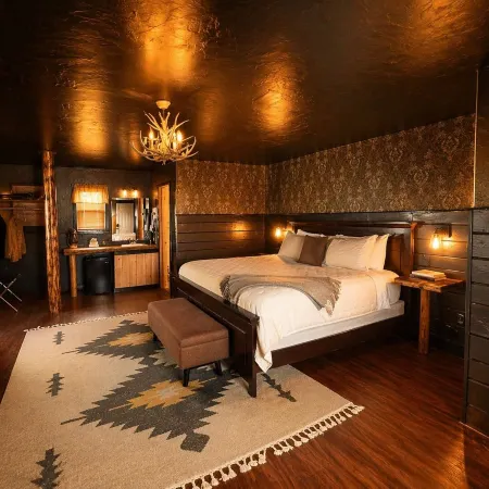 Chinook Winds Lodge