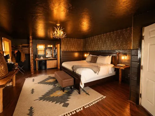 Chinook Winds Lodge