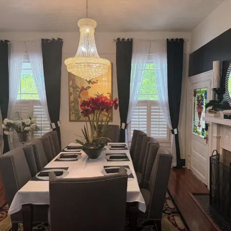 Spacious 5-bedroom house with WiFi, AC in welcoming Opelika