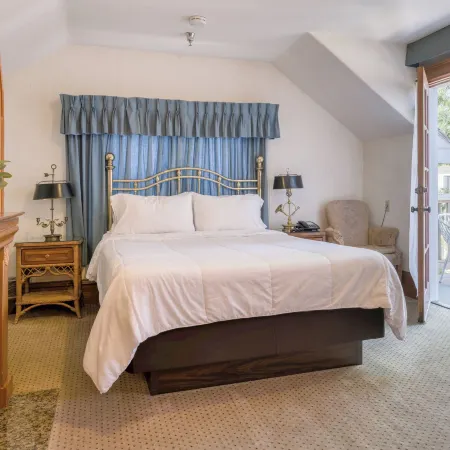 Pacific Grove Inn Отели рядом с достопримечательностью «Парк Лаверс-Пойнт»