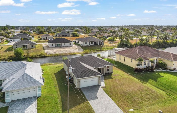 Canal-front Fun! Fish & Relax in Cape Coral