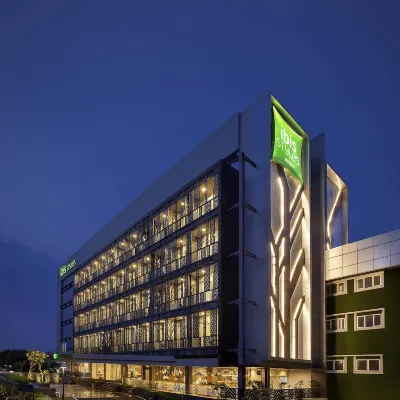 Ibis Styles Jakarta Sunter Hotels near Danau Sunter
