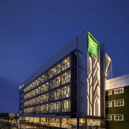 Ibis Styles Jakarta Sunter Отели рядом с достопримечательностью «Мал Арта Гадинг»
