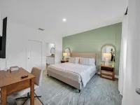 Emerald Entry Retreat Hotels in Hendry County