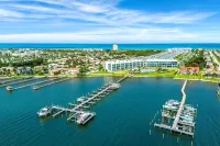 435 Strand Dr - spa
