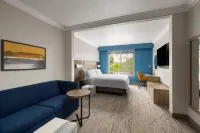 Holiday Inn Express & Suites PASO ROBLES by IHG - 3-Star