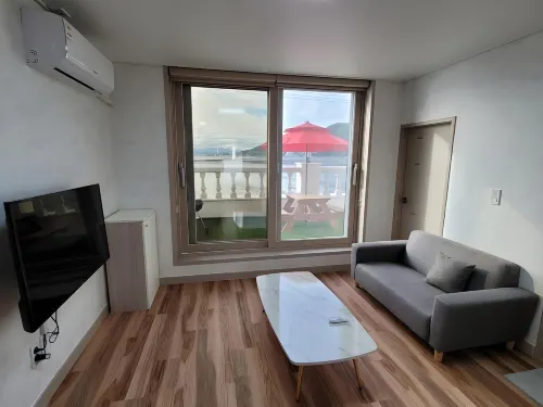 Yeosu Sound of Music Pension - Pensions