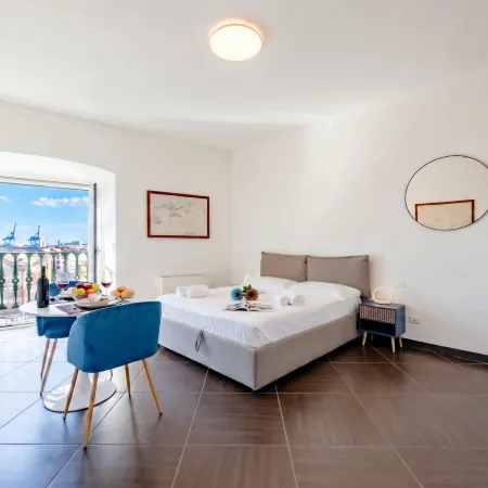 Sea View Apartment Next to Acquarium