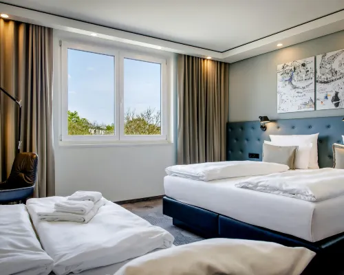 Motel One Hamburg-Altona Hotels near HSV Museum
