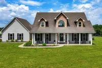 Great for Groups! Corinth Gem w/ Game Room & Pool - 4-Star