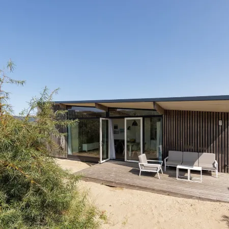 Modern Retreat by the Dunes Отели рядом с достопримечательностью «Пляж Зандворт»