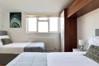 Skyvillion - Valley Way - 3Bed House in Stevenage