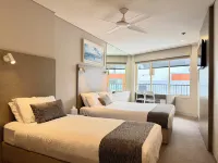 Manly Paradise Motel & Apartments - balcony