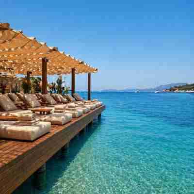 Mare Deluxe Residences & Villas Hotel Exterior
