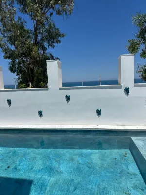 Luxurious 4-Bedroom Villa with Private Pool in Marsa Tunisie - Villas