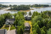 Morningside. Waterfront, Newly Renovated, Dock and Float, Pet Friendly! - 3-Star