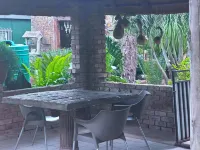 Charming Holiday House in Roodepoort with Garden & Pool - 2-Sterne