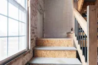 Bright 2nd-Floor Flat on the Hill/SW Gardens Dist. - balcony