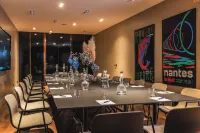 L'Hôtel - parcheggio