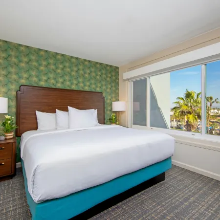 Peacock Suites