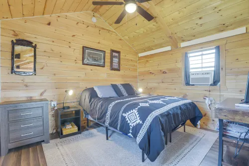 Wyoming Cabin Escape: Panoramic Mountain Views! - Homestays