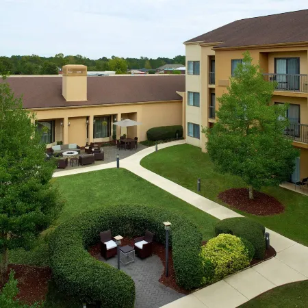 Courtyard Fayetteville