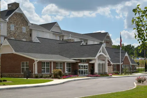 萬豪阿克倫費爾勞恩 Residence Inn 酒店 - 泳池