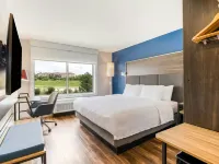 Tru by Hilton Madison East Hotels near Warner Park
