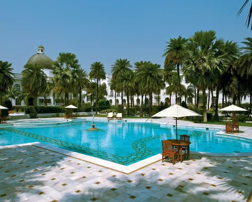Taj Mahal Lucknow Hotels near Gomti Nagar