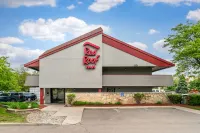 Red Roof Inn Detroit Metro Airport - Taylor - Parking