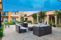 Courtyard San Antonio Airport - Airport Shuttle