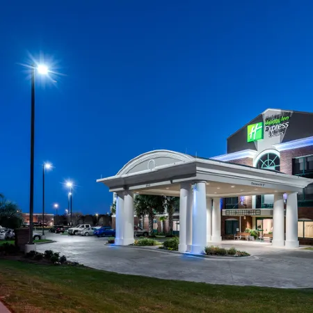 Holiday Inn Express & Suites Florence I-95 & I-20 Civic Ctr by IHG