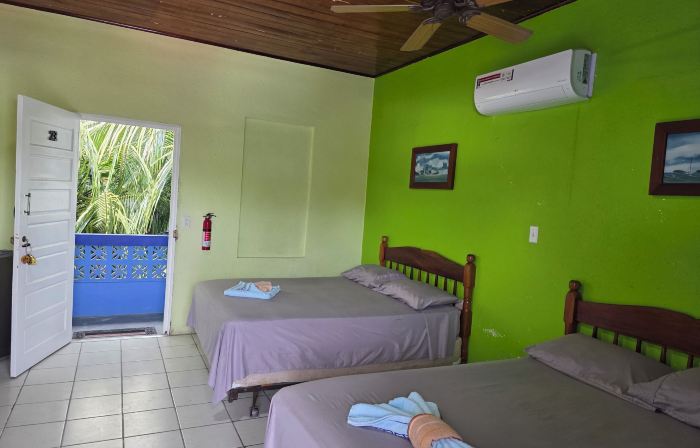 Anchorage Beach Resort Caye Caulker