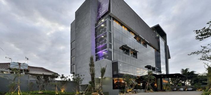 Amaroossa Cosmo Jakarta Hotels in South Jakarta