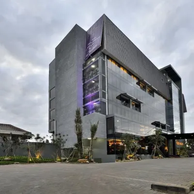 Amaroossa Cosmo Jakarta Hotels near Pondok Indah