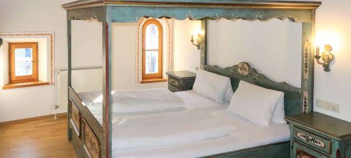 Burg Biedenegg, Sigwein Hotels in Fliess