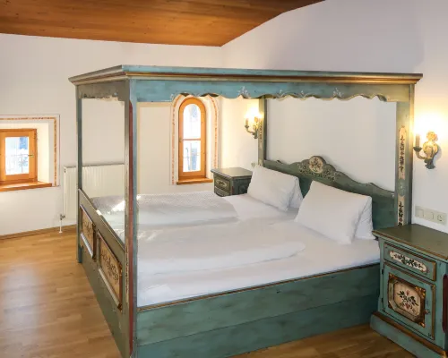 Burg Biedenegg, Sigwein Hotels in Fliess
