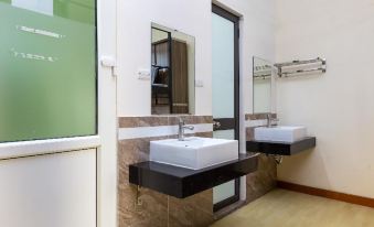 Spot on 928 Hanoi Dorm 2