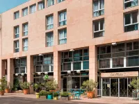Ibis Styles Toulon Centre Port Hotels near Toulon Station