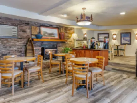 Econo Lodge Cherokee Near River Park Hotels in Cherokee