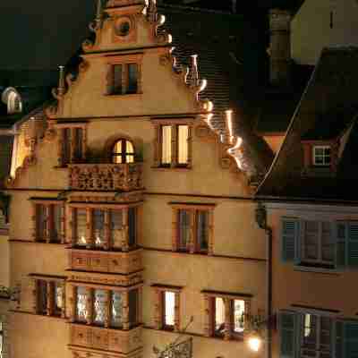 La Maison des Tetes Hotel Exterior